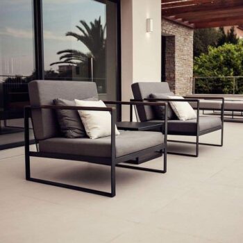 عدد 2 كرسي وترابيزه