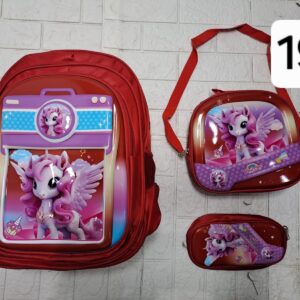 شنطة مدرسة مقاس 18 + لانش باج+ مقلمة  البيع من اول دستة